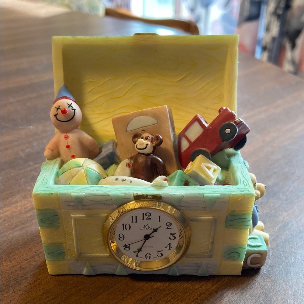 Kids Toy Chest with Clock - Multicolor